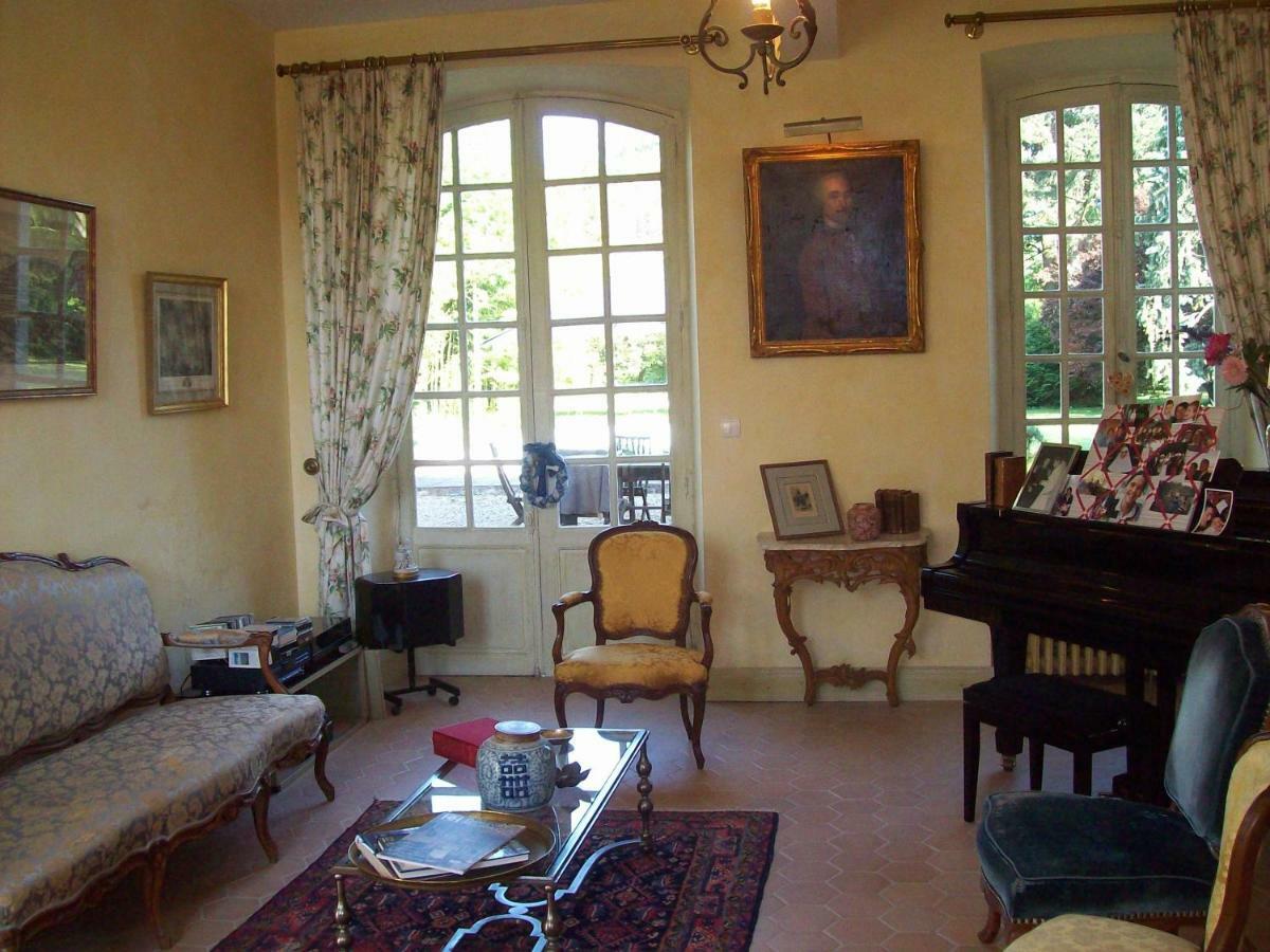 Chateau La Gentilhommiere Du Puits Notre-Dame 30 Rue De L'Eglise 24110 Saint Leon Sur L'Isle Екстер'єр фото
