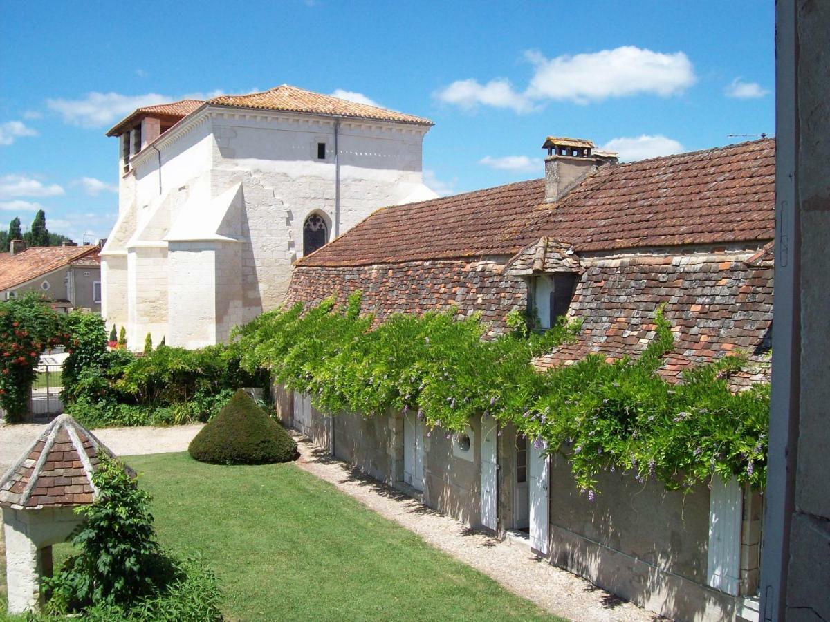 Chateau La Gentilhommiere Du Puits Notre-Dame 30 Rue De L'Eglise 24110 Saint Leon Sur L'Isle Екстер'єр фото