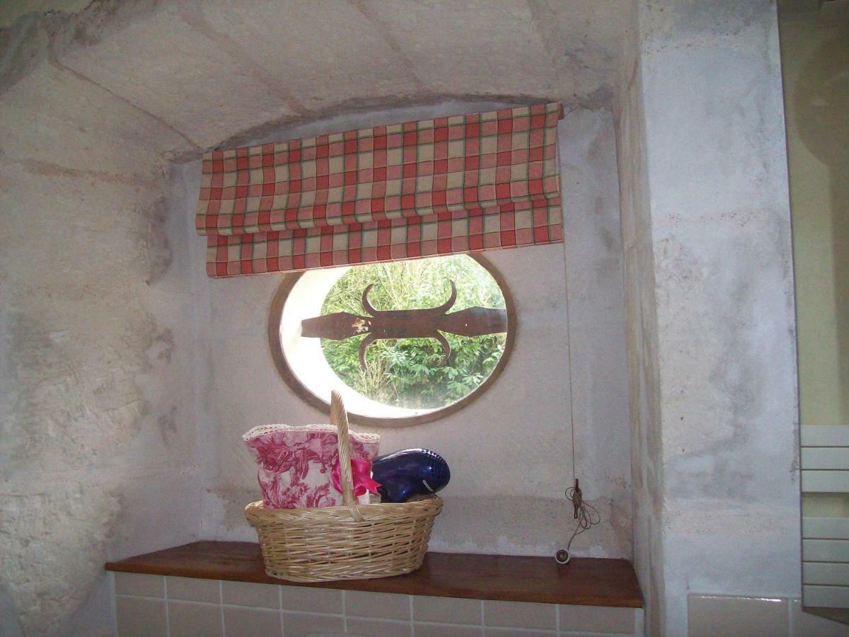 Chateau La Gentilhommiere Du Puits Notre-Dame 30 Rue De L'Eglise 24110 Saint Leon Sur L'Isle Екстер'єр фото