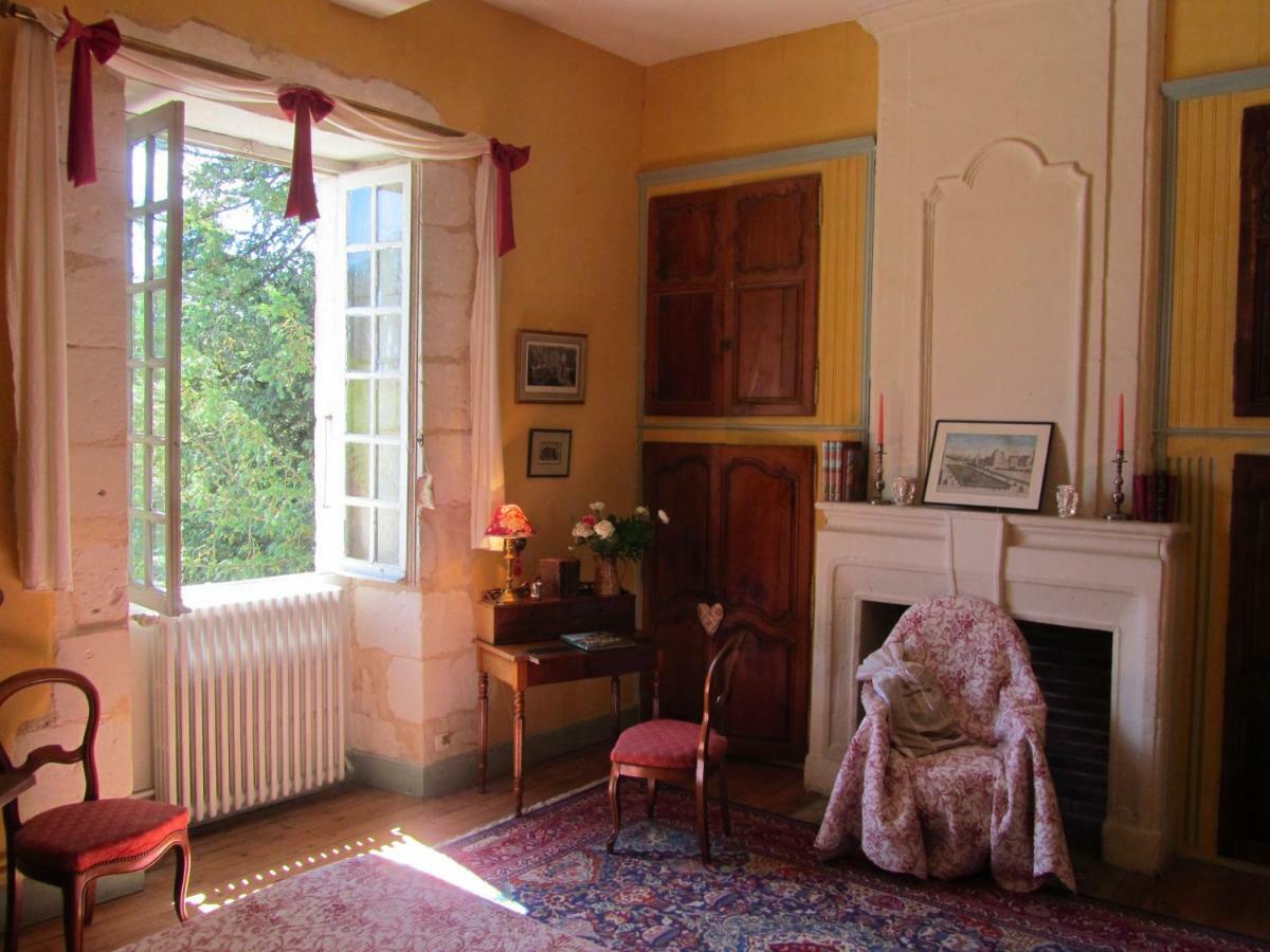 Chateau La Gentilhommiere Du Puits Notre-Dame 30 Rue De L'Eglise 24110 Saint Leon Sur L'Isle Екстер'єр фото