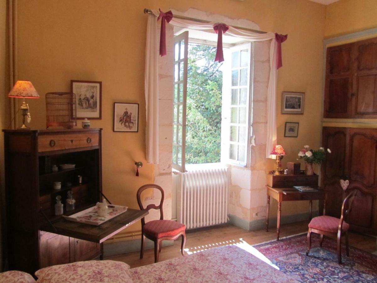 Chateau La Gentilhommiere Du Puits Notre-Dame 30 Rue De L'Eglise 24110 Saint Leon Sur L'Isle Екстер'єр фото