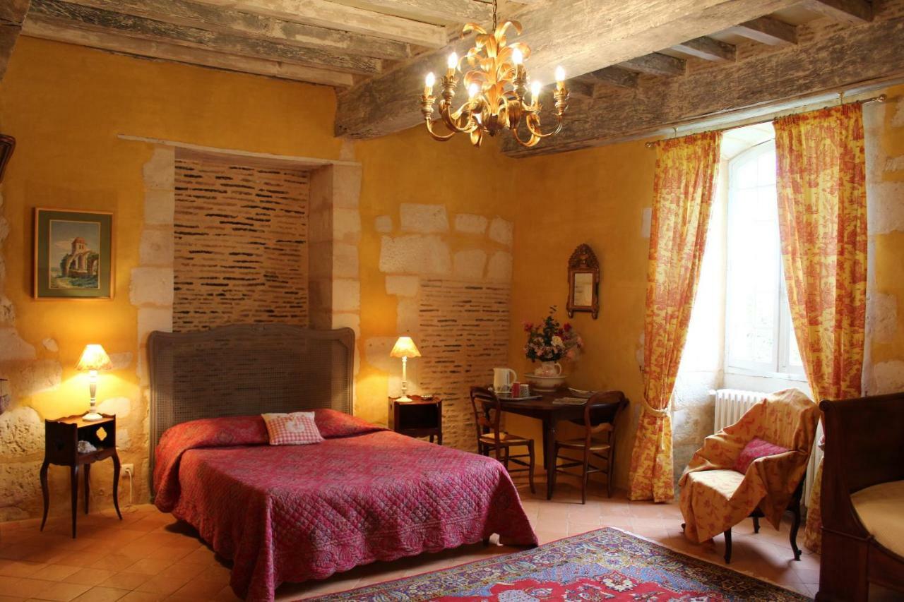 Chateau La Gentilhommiere Du Puits Notre-Dame 30 Rue De L'Eglise 24110 Saint Leon Sur L'Isle Екстер'єр фото