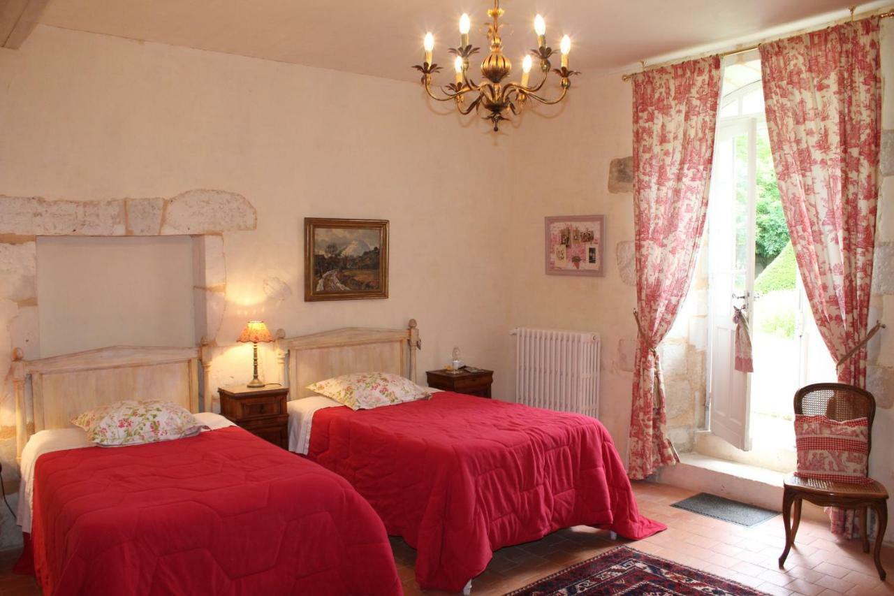 Chateau La Gentilhommiere Du Puits Notre-Dame 30 Rue De L'Eglise 24110 Saint Leon Sur L'Isle Екстер'єр фото